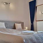 Viktoria 3*
