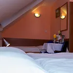 Viktoria بيت ضيافة 3*